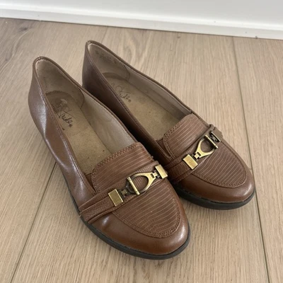 Mocasines Life Stride para mujer de cuero marrón fusionado de cuña baja talla 7M Foto 1 de 4