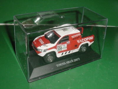 TOYOTA HILUX yacopini 4X4 N°330 PARIS DAKAR 2017 1/43 IXO  - Photo 1/3