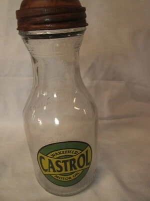 Nice Castrol Wakefield Motor Oil 1 QT. Glass Oil Bottle With Master Spout - Image 1 of 3
