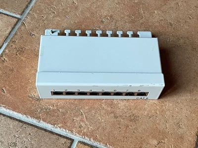 Mini Patchpanel 8-Port Cat.6 grau - Guter Zustand - Bild 1 von 4