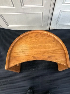 Дубовый приставной столик Howard Solid Oak Crescent (Half Moon)  - Изображение 1 из 4