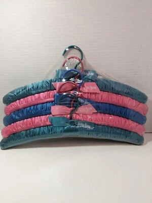 Juego de 5 perchas acolchadas vintage Neiman Marcus azul rosa verde satinado leer descripción Foto 1 de 4