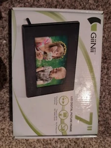 GiiNii GT701P1 7" Digital Picture Frame - Picture 1 of 3