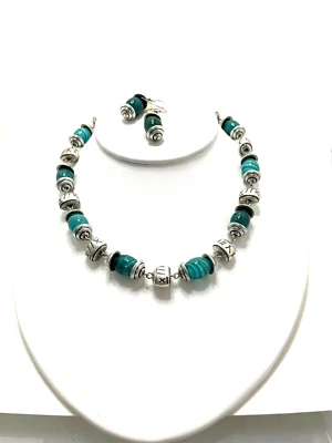 Juego de pendientes collar cuentas turquesa y tono plata ajustable diseño Premier Foto 1 de 4