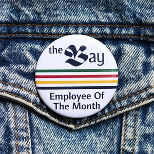 BOTÓN EL EMPLEADO DEL MES DE LA BAHÍA - Insignia pin hbc hudson bay company canadá - Imagen 1 de 3