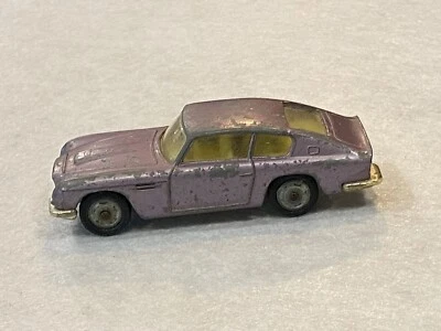 Coche diecast HUSKY Aston Martin DB6 lila violeta púrpura 1/64 años 60 Gran Bretaña Foto 1 de 4