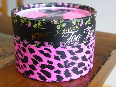 Polvo brillante sellado TOO TOO por BETSEY JOHNSON .53 OZ ENVÍO GRATUITO Foto 1 de 4