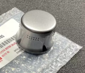 10 -13 TOYOTA HIGHLANDER RADIO CD PLAYER DISPLAY RECEIVER CONTROL POWER KNOB OEM - Picture 1 of 6