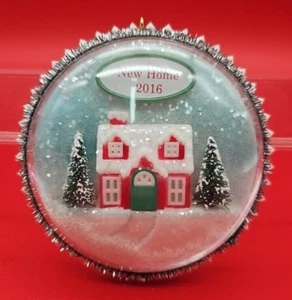 Hallmark Keepsake Ornament 2016 New Home House Decorated for Christmas - Picture 1 of 8