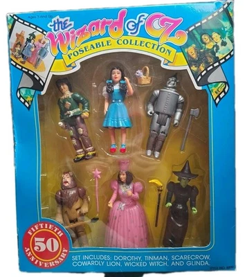 Juego de 7 Figuras Muñecas Mago de Oz 1988 Muñecas 50 Aniversario NUEVO EN CAJA VINTAGE Foto 1 de 3