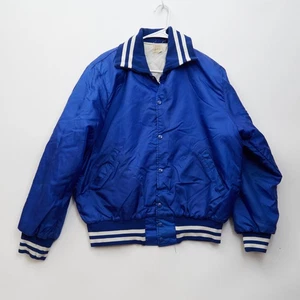 Vintage blaue Satin Bomberjacke Knopfleiste Größe L - Logo hinten - Bild 1 von 4