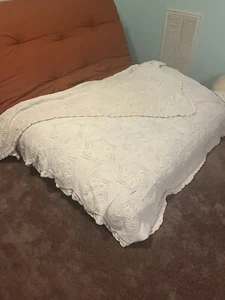 VTG HandMade Cotton Crochet Bedspread Coverlet 84”x74" Scalloped Twin/full Heavy - Picture 1 of 14