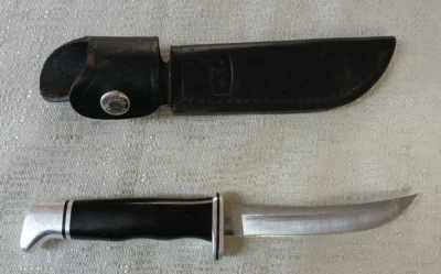 Buck Knife 118 Made in USA Hunting Knife with OEM Leather Sheath 1972-1986 4" - Image 1 of 4