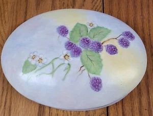 Vintage Hand Painted Porcelain Trinket Box with Lid, Signed, No Chips or Cracks - Picture 1 of 11