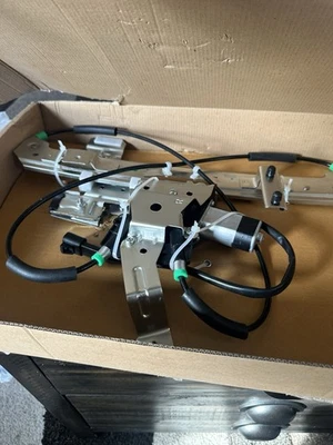 Regulador ventana pasajero trasero derecho gmc yukon 2000-2006 Foto 1 de 3