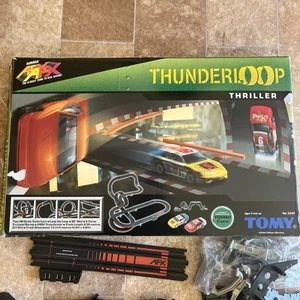 Tomy Aurora AFX Thunderloop Thriller 5559 Slot Car Racing Track Complete - Picture 1 of 9