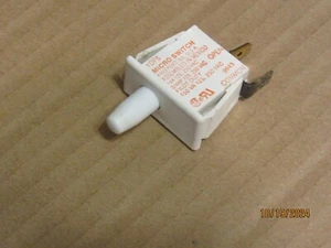 Honeywell Micro Switch 1DP5 Pushbutton Switch Furnace Door Tested FREE SHIP - Picture 1 of 4