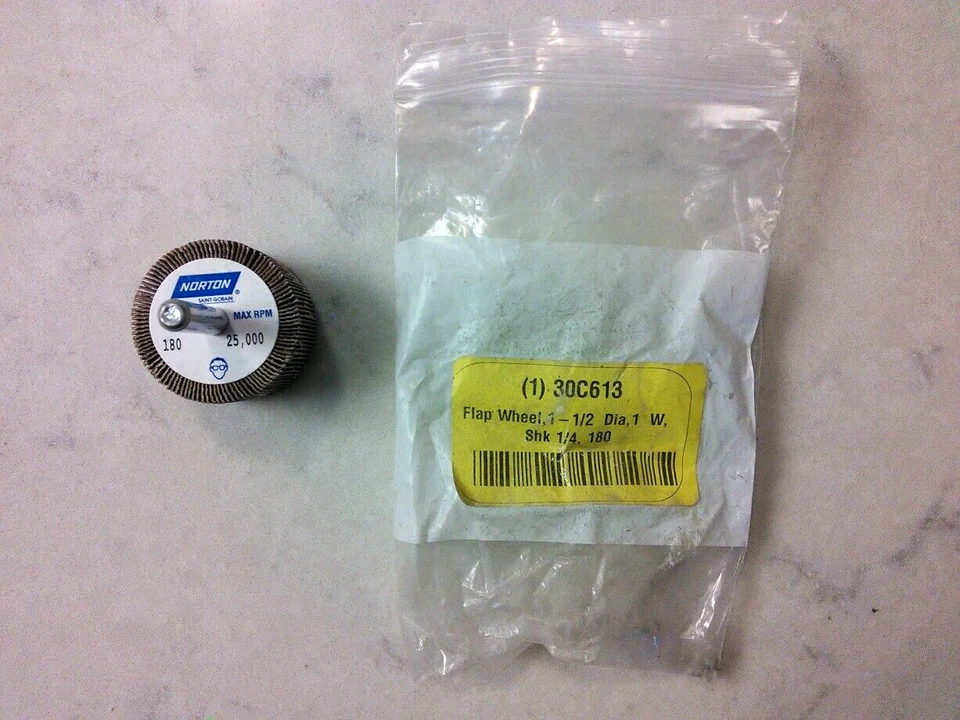 Rueda con solapa montada NORTON, 1-1/2" X 1", grano 180, parte #30C613 Foto 1 de 1