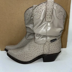New Women’s Tan Short Capezio Cowboy Boots. L 432 6 M. 20-67 - Picture 1 of 8