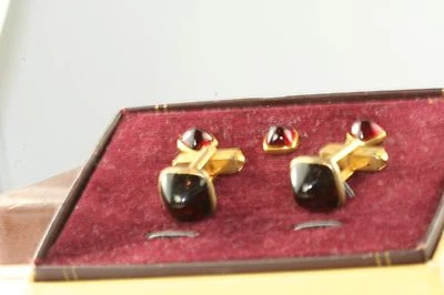 JUEGO DE GEMELOS DE ESMOQUIN LUCITE ROJO SWANK DE COLECCIÓN AÑOS 50 EN CAJA ORIGINAL 1/2 Foto 1 de 2