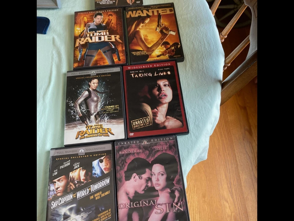 Angeline Jodie lot of 7 action adventure films  Foto 1 de 1