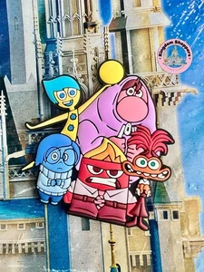 2025 Disney Parks Pixar Inside Out 2 Joy Traurigkeit Angst Wut Gummimagnet Neu - Bild 1 von 2