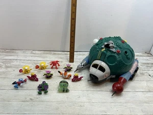 Vintage P.E.T. Aliens Mothership And Mini Figures Bundle Vivid Imaginations 1993 - Picture 1 of 15