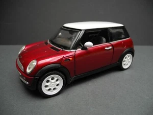 Mini Cooper 1:24th Scale 2001 Metallic Red White Roof SS6711 - Picture 1 of 7