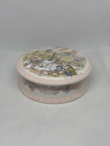 Royal Doulton 1987 Jill Barklem Brambly Hedge The Wedding Large Trinket Box - Picture 1 of 12