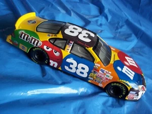 Elliott Sadler #38 M&M's Racing 2004 Ford Taurus Limited Edition 1:24 Action EUC - Picture 1 of 6
