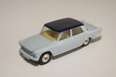 A2 1:43 CORGI TOYS FIAT 1500 BICOLORE BLU OTTIME CONDIZIONI RIVERNICIATO - Immagine 1 di 4