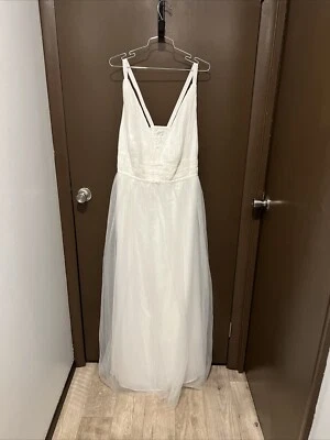 Size 16 Asos Bridal V-Neck w/ Straps Tulle Bridal Gown Wedding Dress - Image 1 of 4