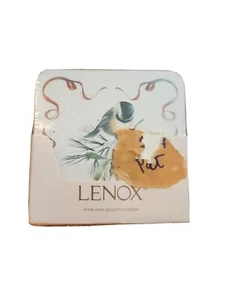 Lenox Wintergrüße rotes Band Kork Untersetzer NEU im Paket 4er Set - Bild 1 von 2