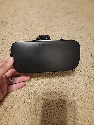 Samsung Gear VR Oculus Virtual Reality Headset 3D Note 5 Galaxy S6, S6 Edge S7 - Image 1 of 4