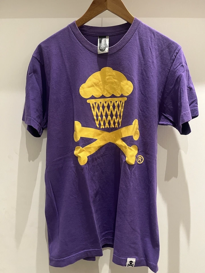 Johnny Cupcakes Lakers Crossbones Tshirt Men’s Medium - Image 1 of 2