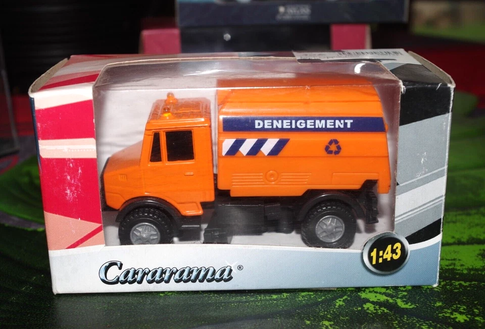 CARARAMA MERCEDES UNIMOG ? CITERNE DENEIGEMENT COMME NEUF EN BOITE 1/43 - Photo 1/1
