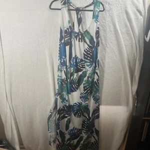 City Chic Womens White Maxi Foliage Beach Dress - Size 20 (0050-0072) - Picture 1 of 11