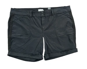 Torrid Women’s Feel The Fit Aviator Bermuda Twill Black Chino Shorts Size 26 NWT - Picture 1 of 9