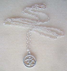 Ohm Aum Om Pendant 20" Chain Necklace - Hindu Buddhist Prayer Yoga Meditation - Picture 1 of 6