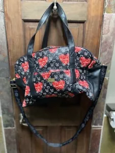 Betsey Johnson Love Betsey Reisetasche Wochenende Luv Betsey rot Herzen Schleifen Seesack - Bild 1 von 4