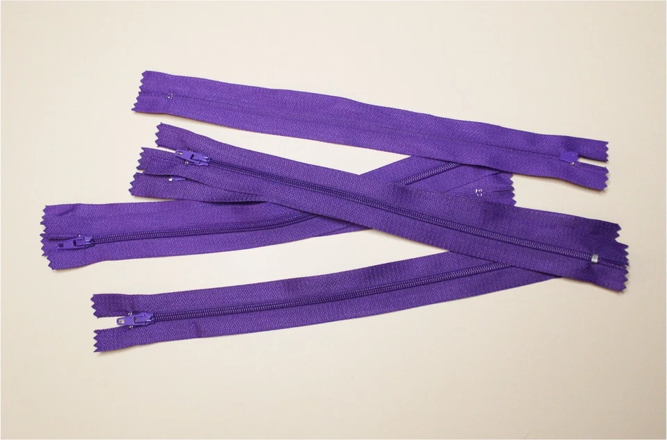 Cremalleras de bobina de nailon Yaka de 9 pulgadas varios colores Foto 1 de 1