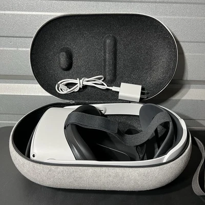 Oculus Quest 2 128GB VR Headset ONLY  + Case And Charger GREAT CONDITION! - Image 1 of 4