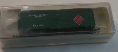 Model Power 3390 N Railway Express Agency Refrigerator Boxcar REX #6405  - Image 1 of 4