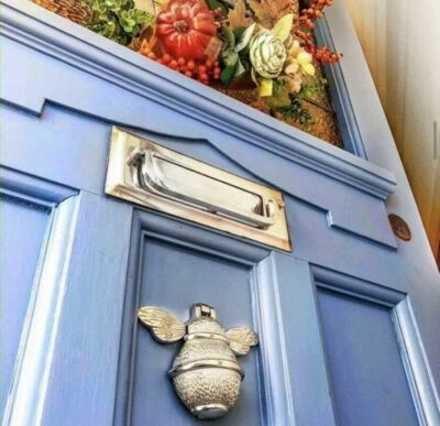 Латунный дверной молоток Bee - черная отделка - цельный латунный дверной молоток Dragonfly  - Изображение 1 из 4