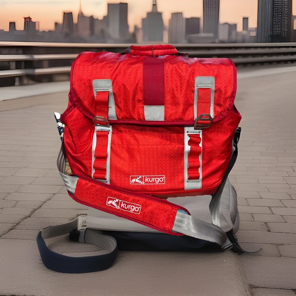 Дорожная сумка Kurgo Courier для переноски собак K9 красная/бустер жесткий низ - Изображение 1 из 4