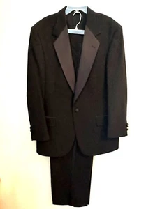 Bill Blass Black Tuxedo 2 piece Suit with Jacket 40 Long and Pants 38 Waist - Picture 1 of 10