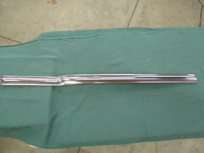 Packard 300 y 400 1953 moldura de puerta trasera 441639 nuevo de stock Foto 1 de 2