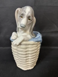 Lladro “BASSAT HOUND IN BASKET" Figurine ~ Spain ~ #1128 ~ NO BOX - Imagen 1 de 9