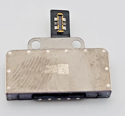 Genuine MacBook Air 13" A2581 EMC 4074 charging port - Image 1 of 4