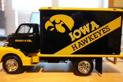 FIRST GEAR 29-1268 IOWA HAWKEYES 1952 GMC DRY GOODS VAN 1:34 SCALE N.I.B. - Image 1 of 4